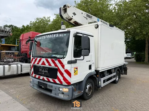 MAN TGL 12.180 4X2 BL VERSALIFT 15 METER - MANUAL - EURO 5 - BELGIUM TRUCK - TOP!! TS242118